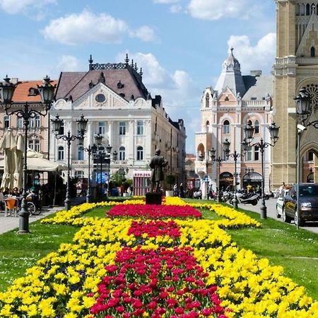 Family Top Rooms Bela Lada Sobe Novi Sad Eksteriør bilde