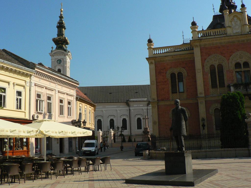 Family Top Rooms Bela Lada Sobe Novi Sad Eksteriør bilde