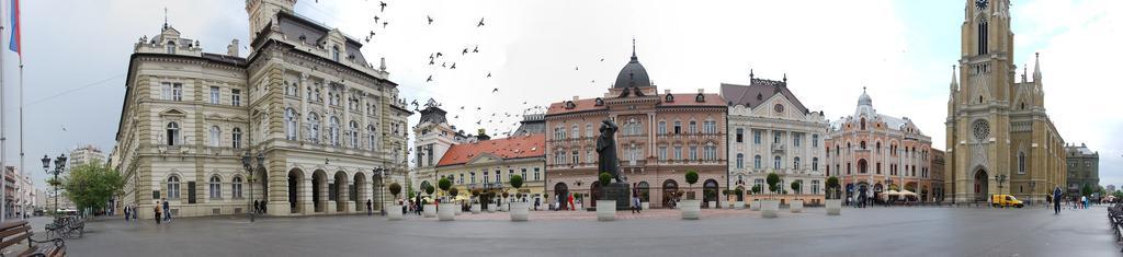 Family Top Rooms Bela Lada Sobe Novi Sad Eksteriør bilde