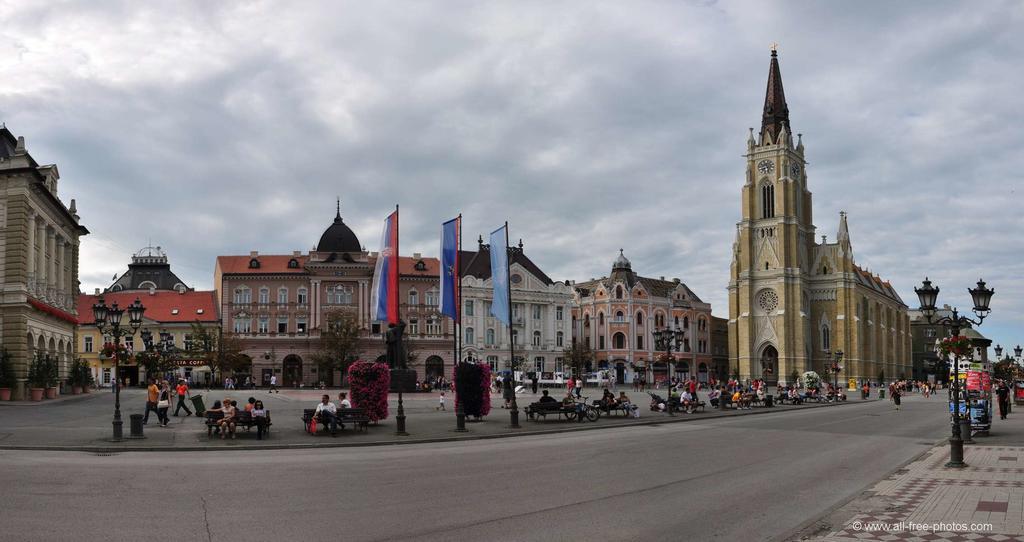 Family Top Rooms Bela Lada Sobe Novi Sad Eksteriør bilde